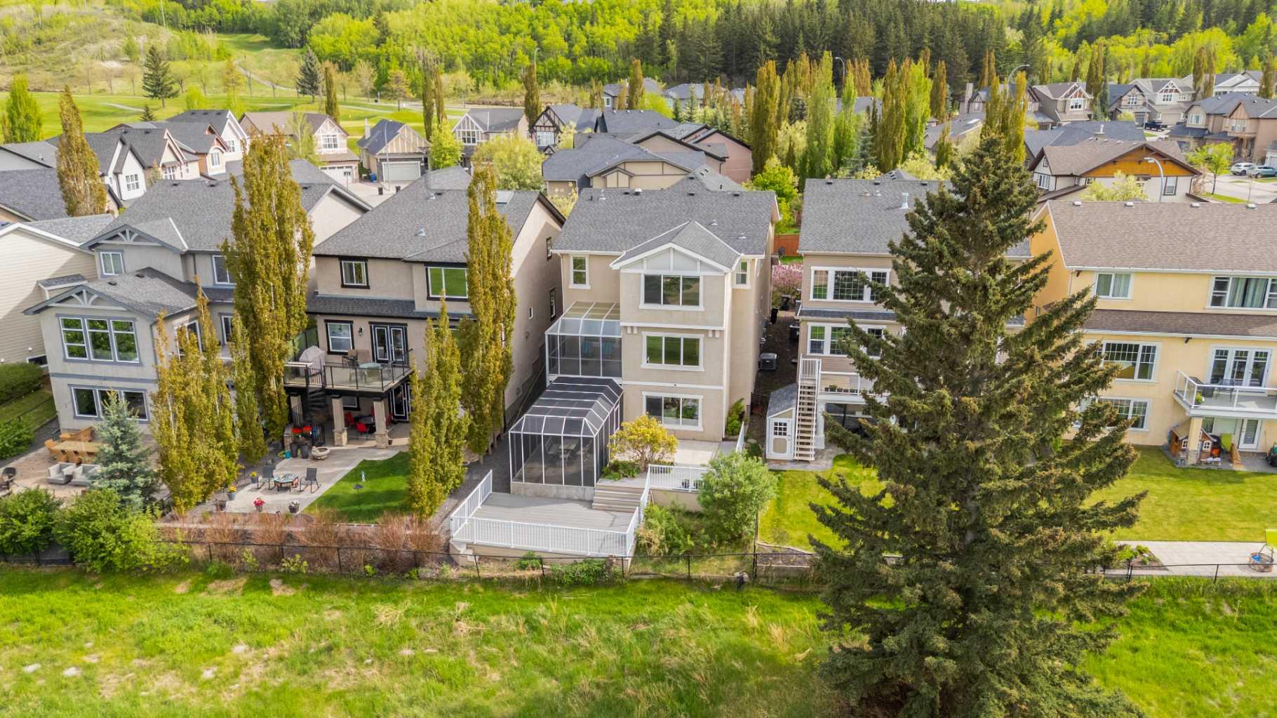117 Valley Woods Pl NW, Calgary, AB T3B 6A1