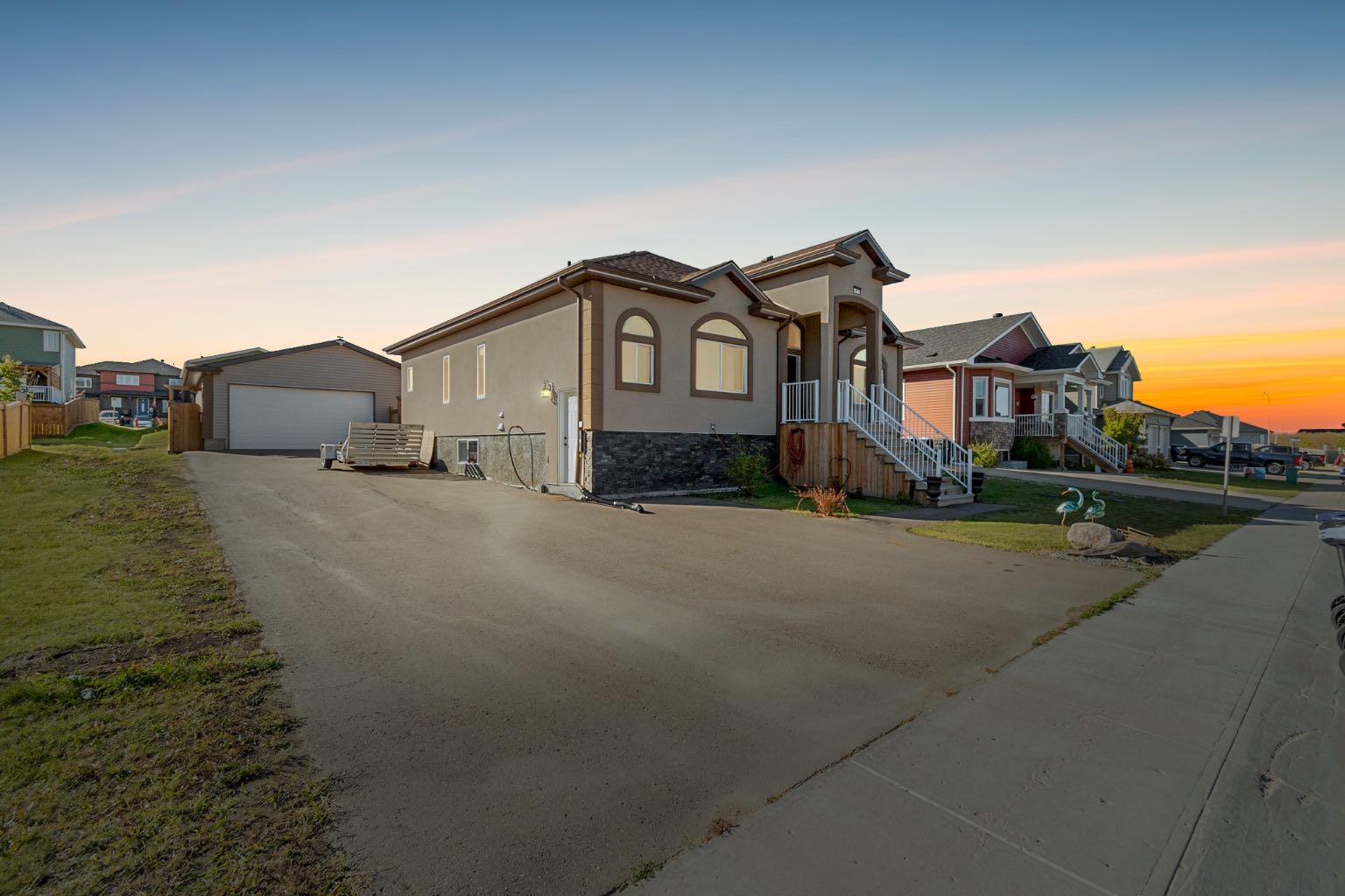 177 Beaverglen Close, Fort Mcmurray, AB T9H 2V4