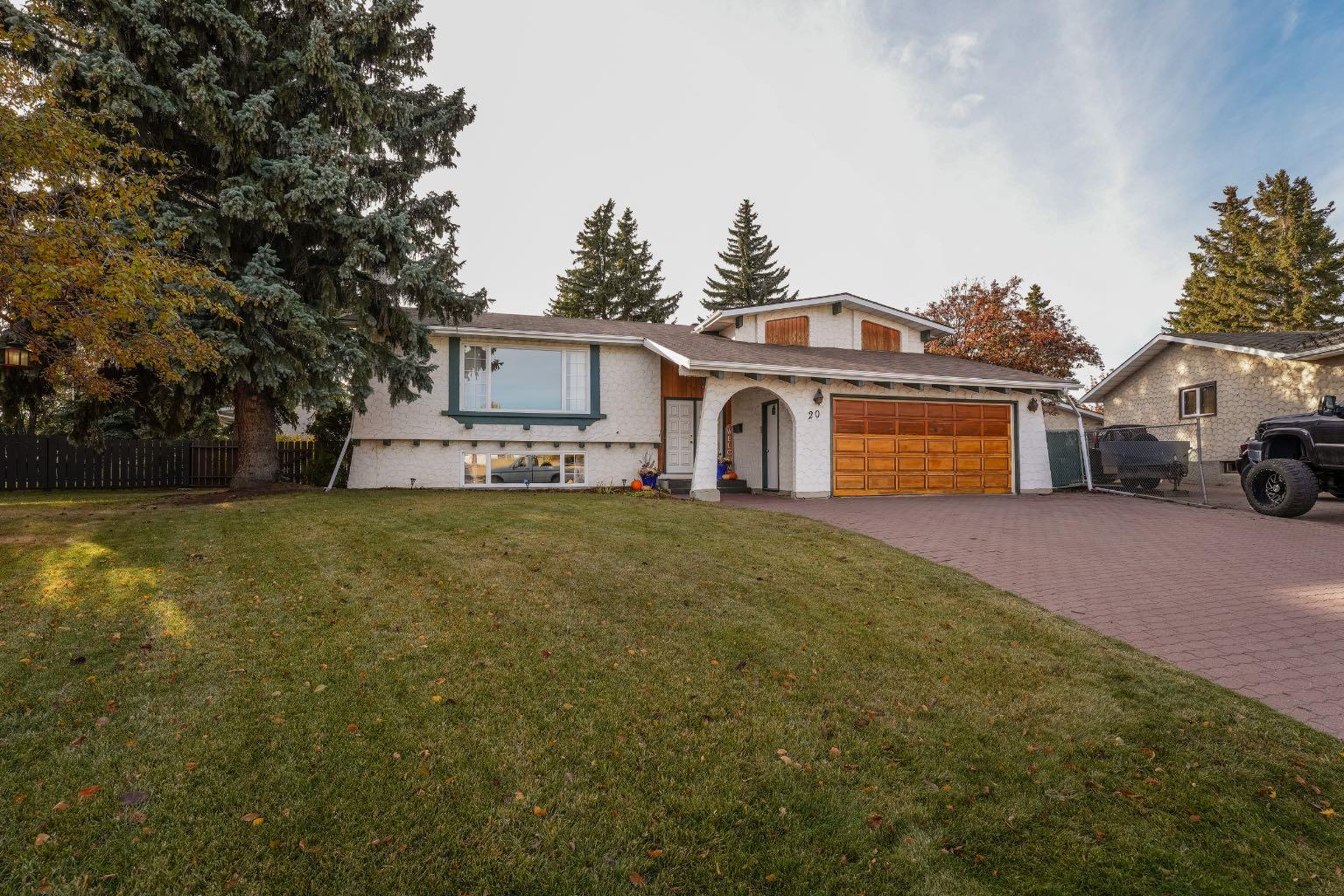 20 Allsop Close, Red Deer, AB T4R 1A3