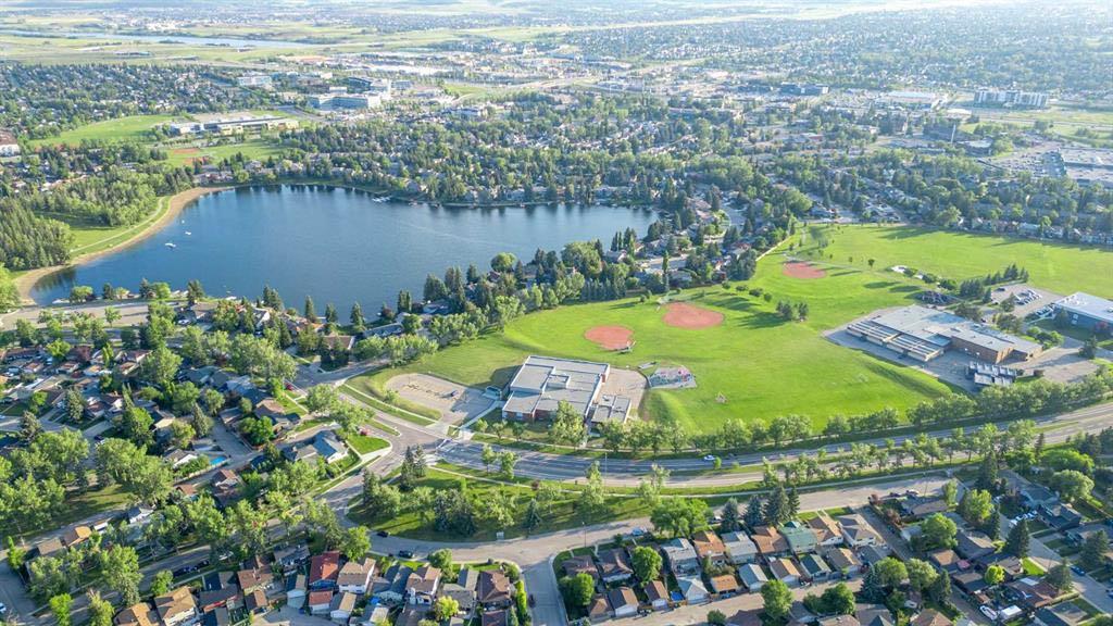 212 Midlawn Close SE, Calgary, AB T2X 1N1
