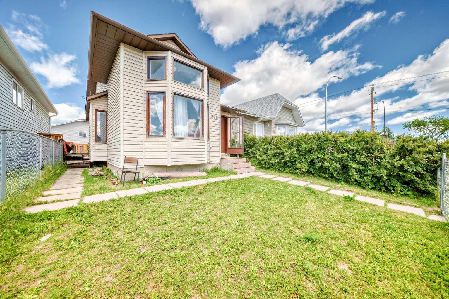 210 Falmere Way NE, Calgary, AB T3J 2X9
