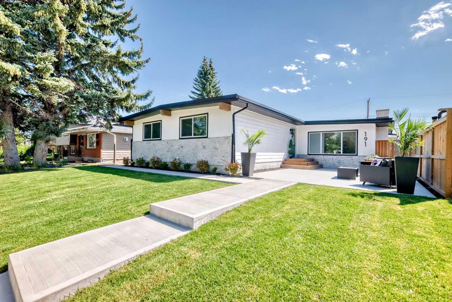 191 Lake Arrow Grn SE, Calgary, AB T2J 3C1