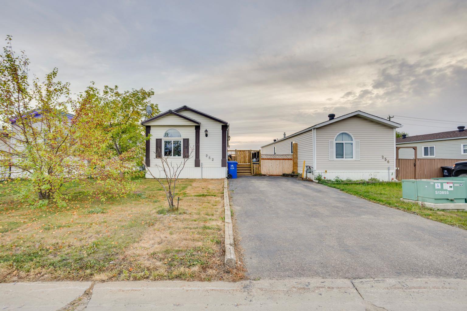 252 Cree Rd, Fort Mcmurray, AB T9K 1X8