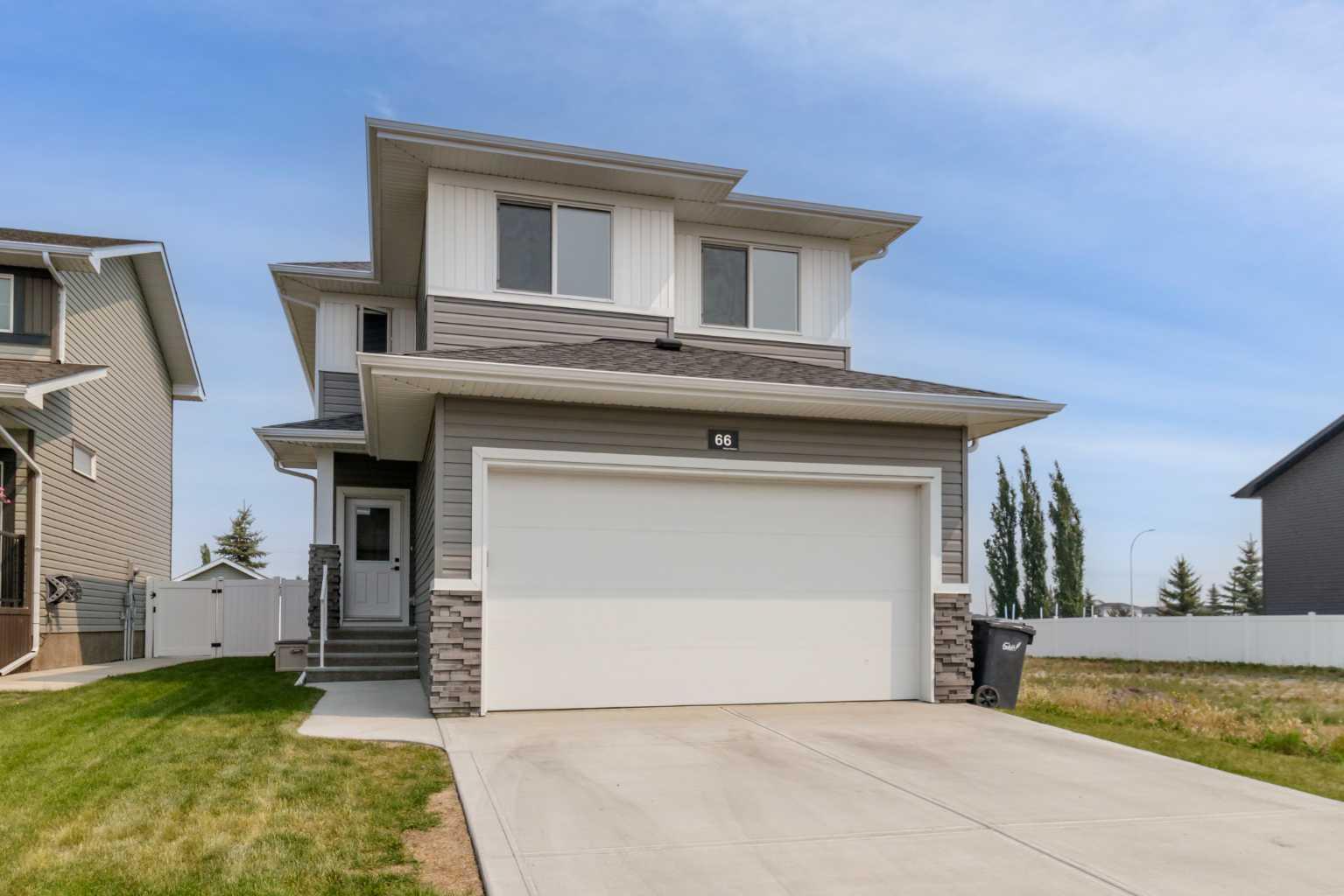 66 Henderson Cres, Penhold, AB T0M 1R0