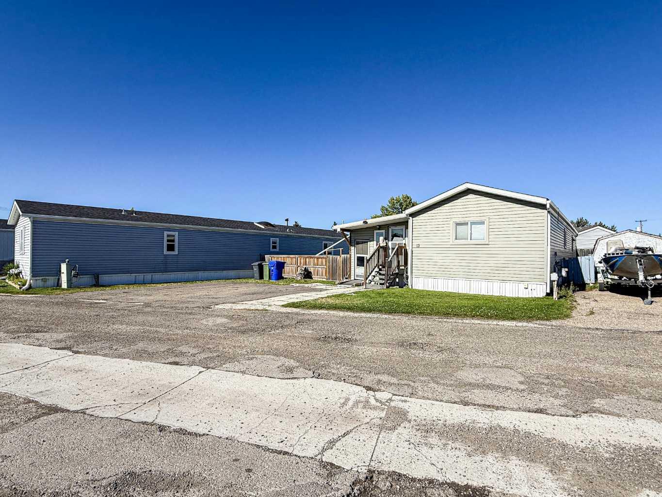 5800 46 Street Unit 13, Olds, AB T4H 1G7