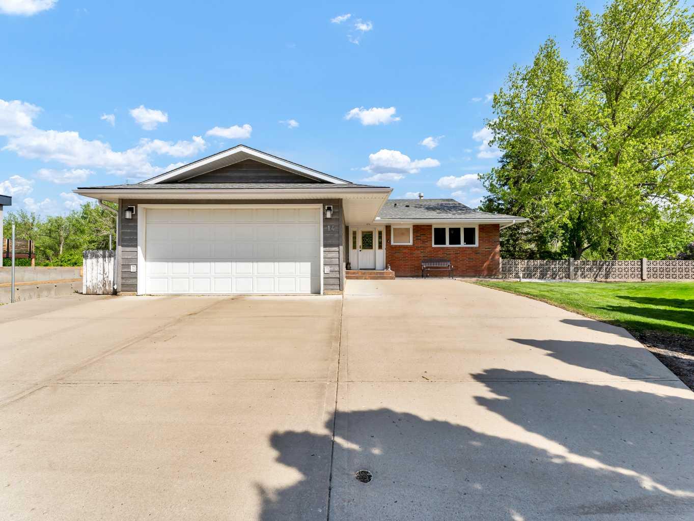 14 Finlay Ct SW, Medicine Hat, AB T1A 7M7