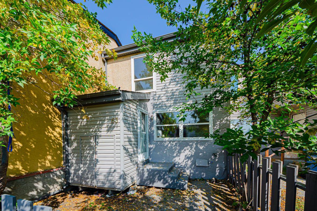 63 Penworth Close SE, Calgary, AB T2A 5N4