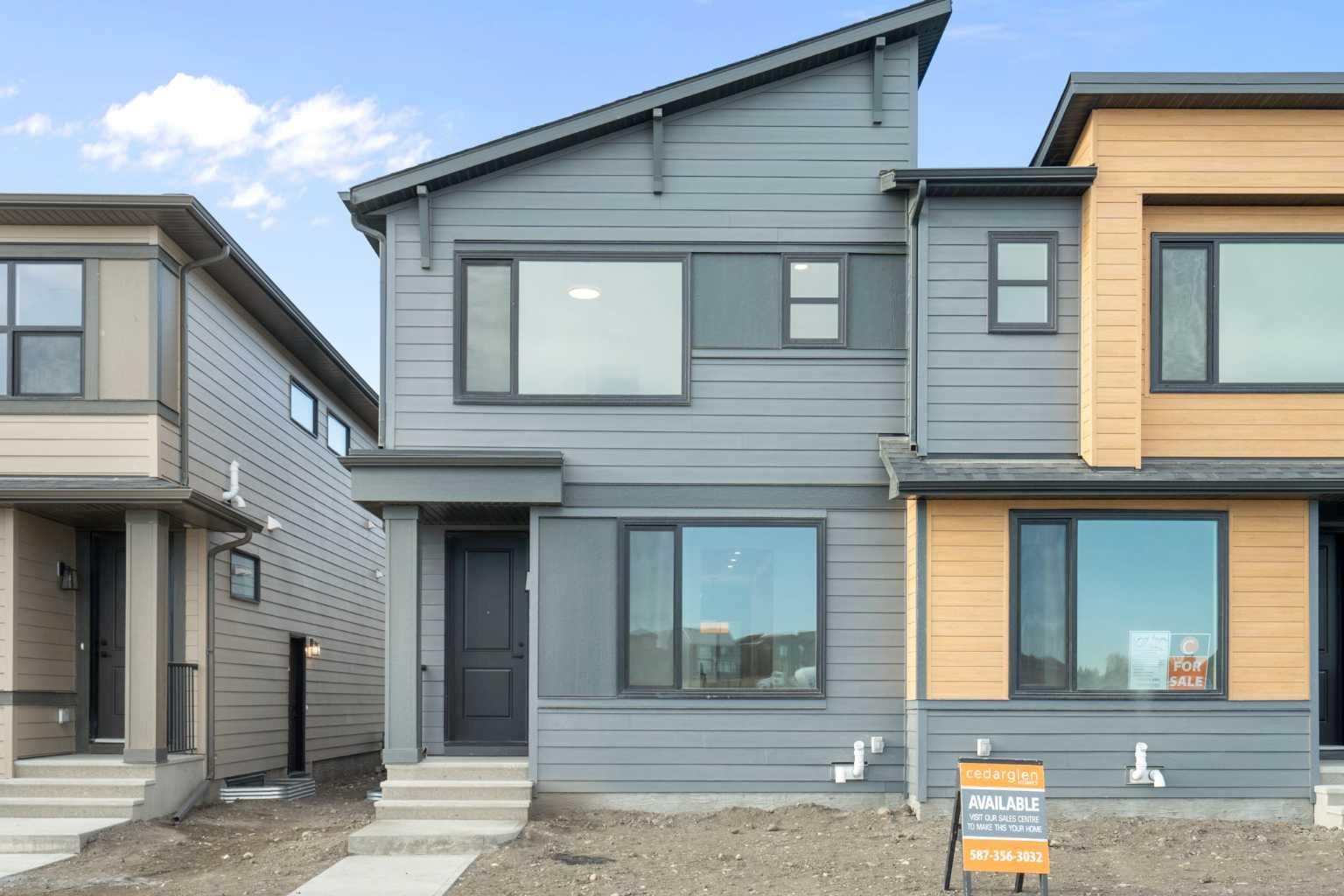 103 Royston Way NW, Calgary, AB T3L 0M4