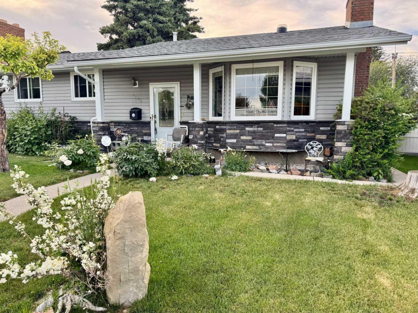 5202 Whitestone Rd NE, Calgary, AB T1Y 1T6