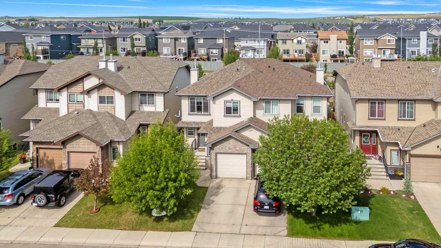 205 Luxstone Way SW, Airdrie, AB T4B 3C1