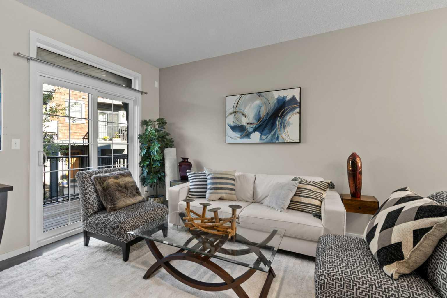 229 Ascot Cir SW, Calgary, AB T3H 0X2