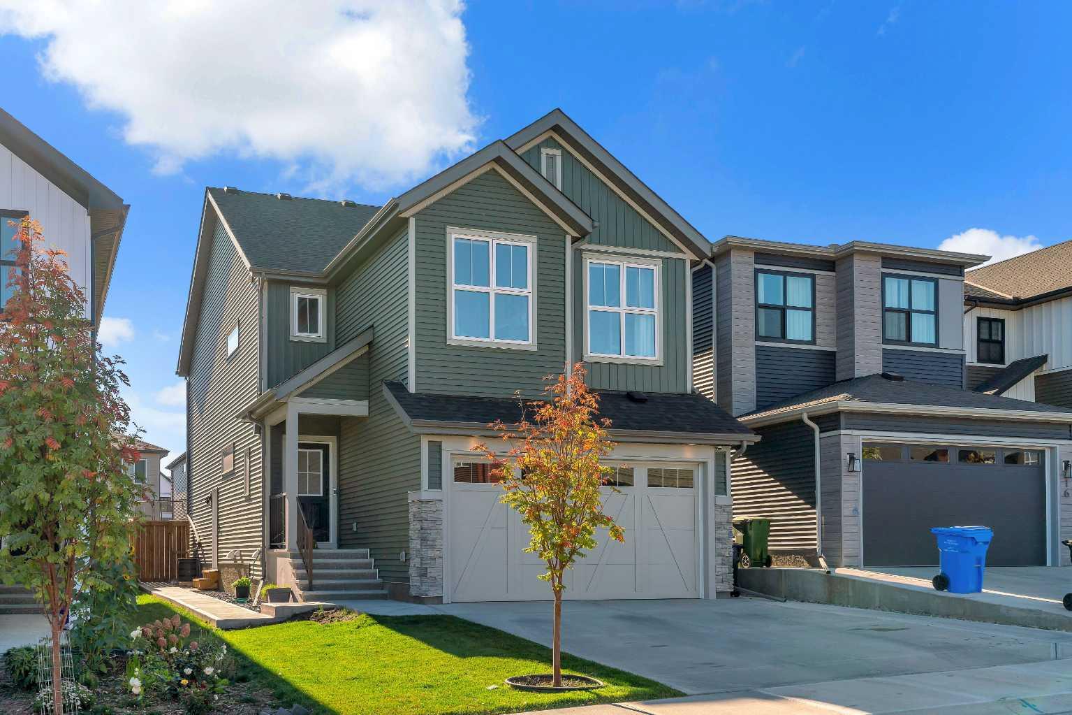 20 Edith Cres NW, Calgary, AB T3R 2C3