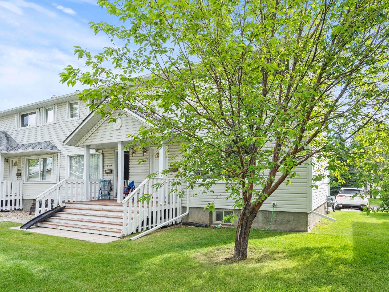 571 Killarney Glen Ct SW, Calgary, AB T3E 7H4