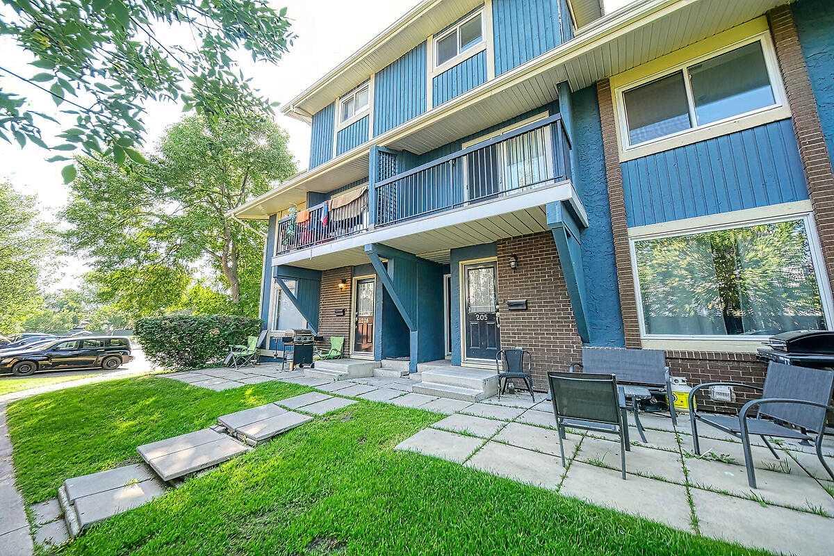 2200 Woodview Drive Sw Unit 206, Calgary, AB T2W 3N6