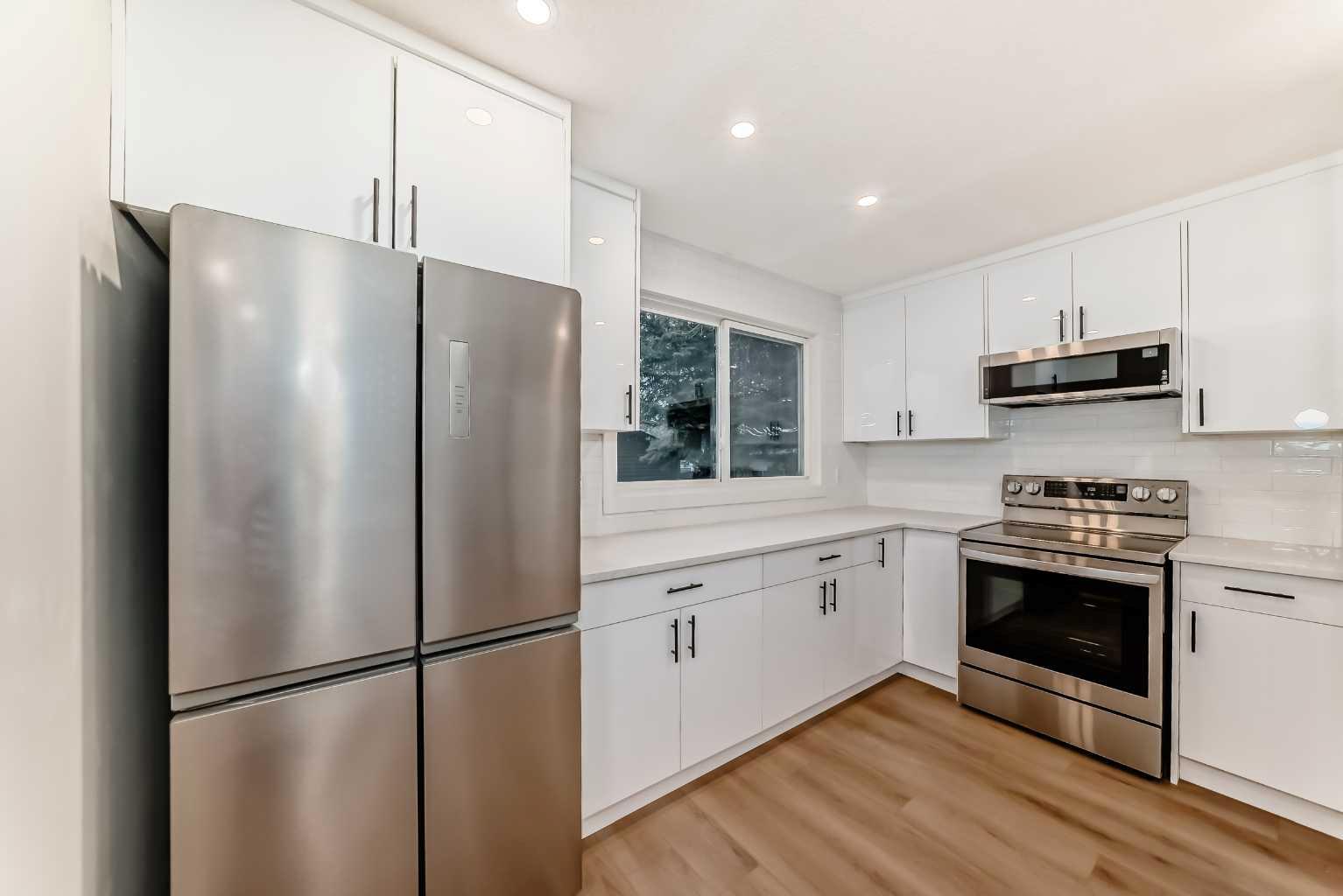 6603 Penbrooke Dr SE, Calgary, AB T2A 4S9