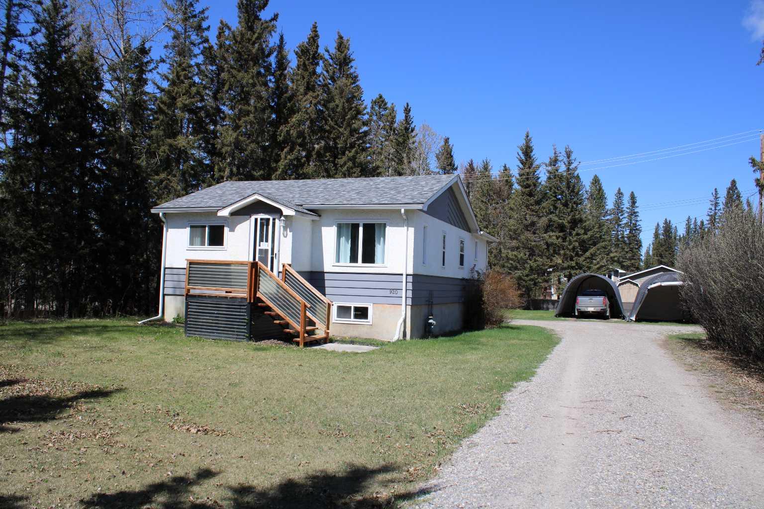 920 Main Ave E, Sundre, AB T0M 1X0