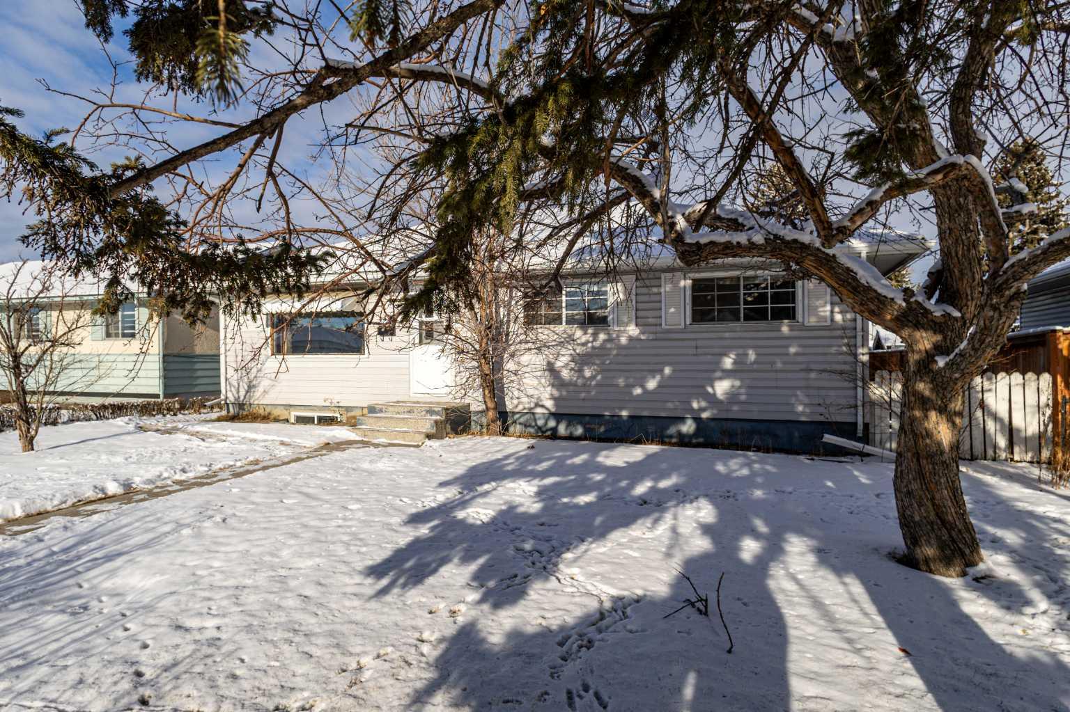 4612 Fortune Rd SE, Calgary, AB T2A 2A8