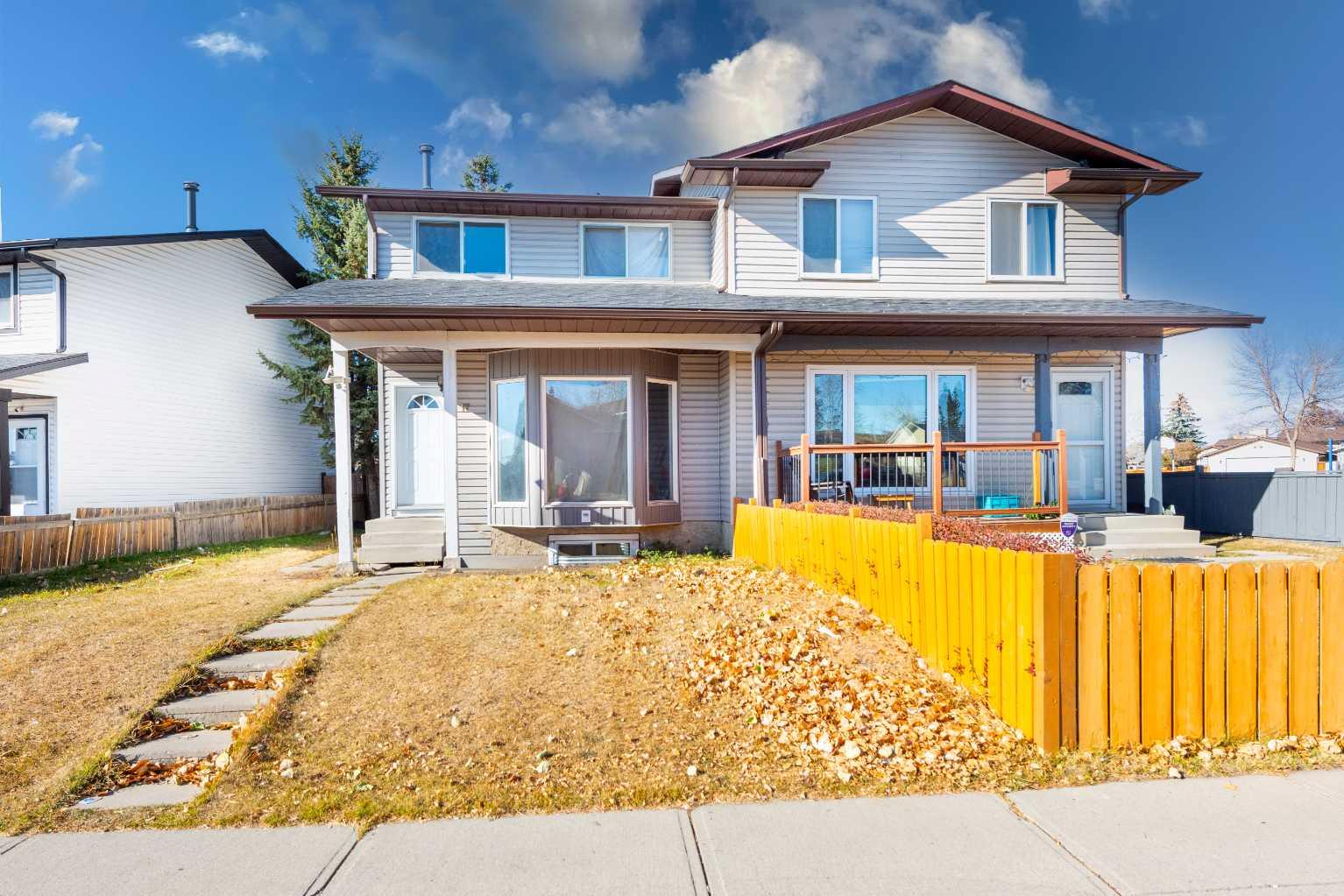 17 Castleridge Way NE, Calgary, AB T3J 1N8