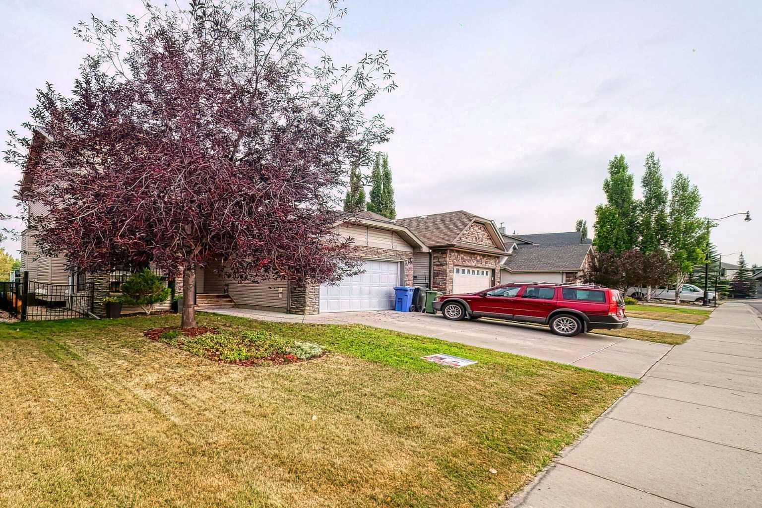 66 Crystal Green Dr, Okotoks, AB T1S 2N7