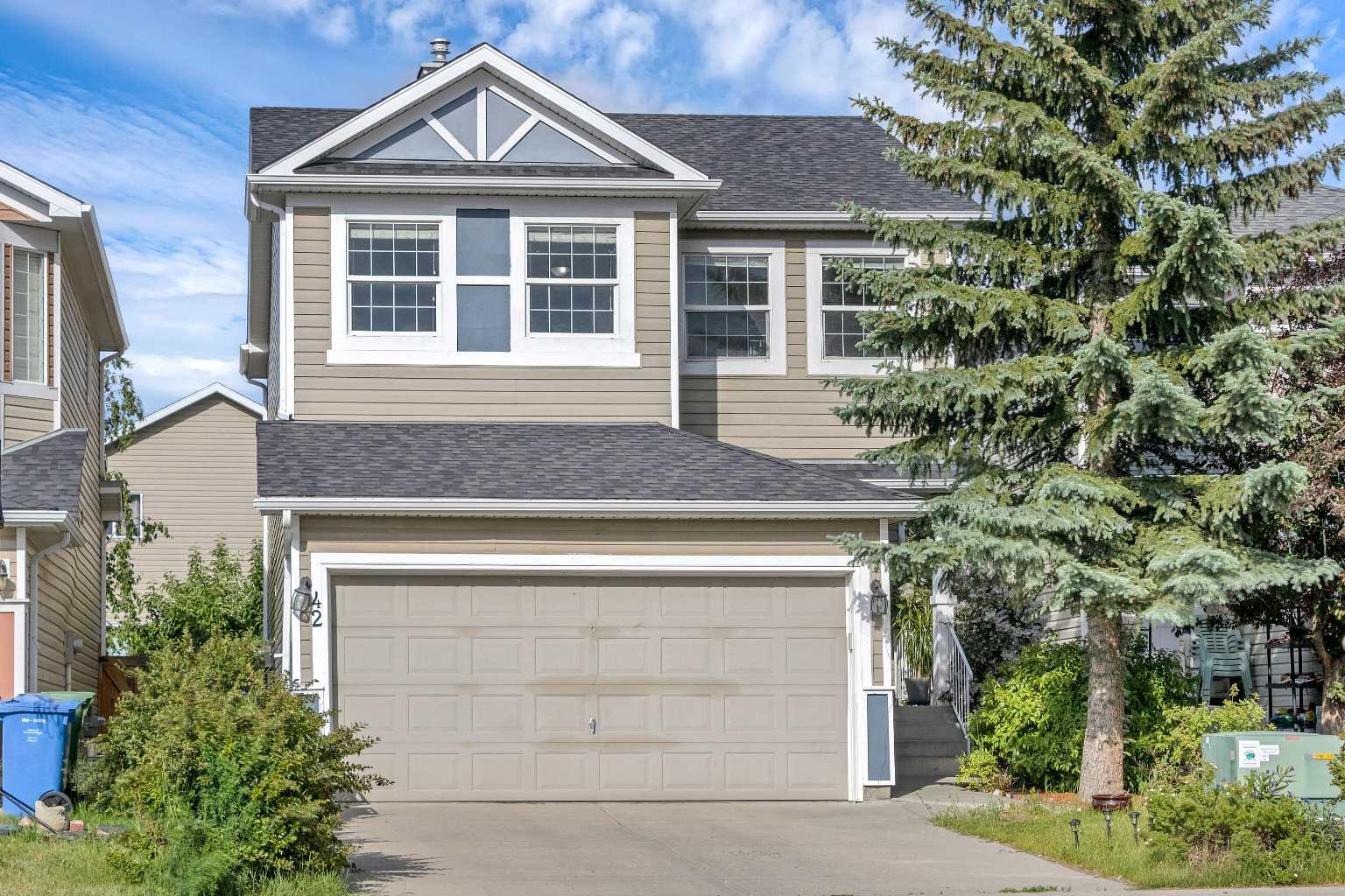 42 Royal Elm Dr NW, Calgary, AB T3G 5P7