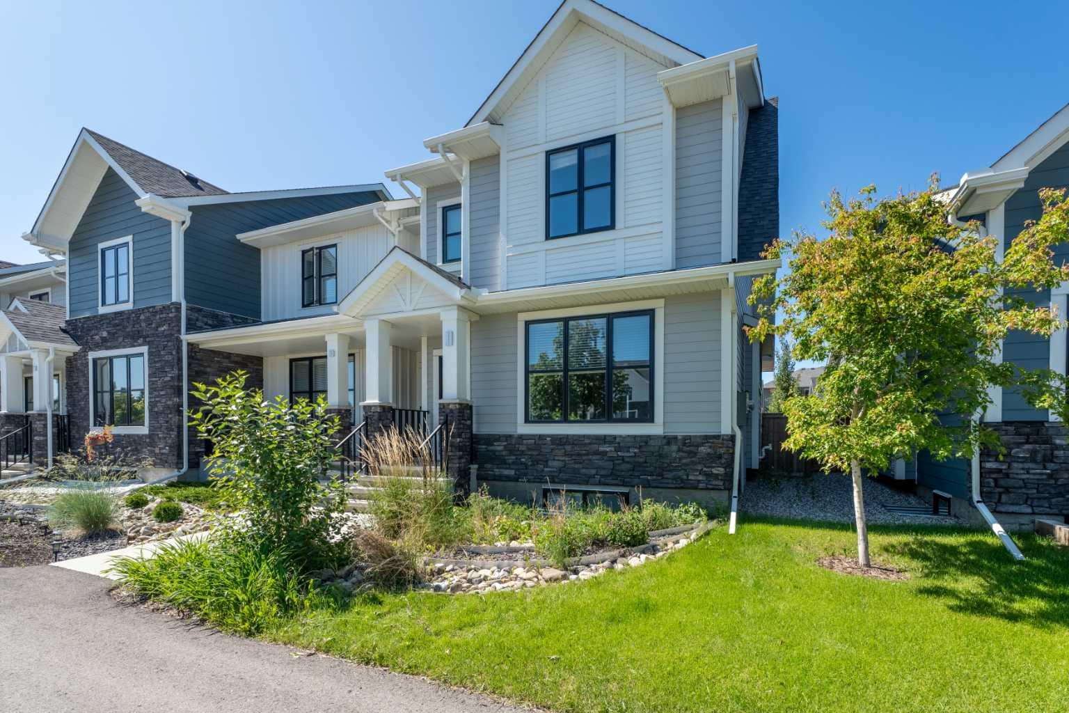 11 Darcy Blvd, Okotoks, AB T1S 5S6