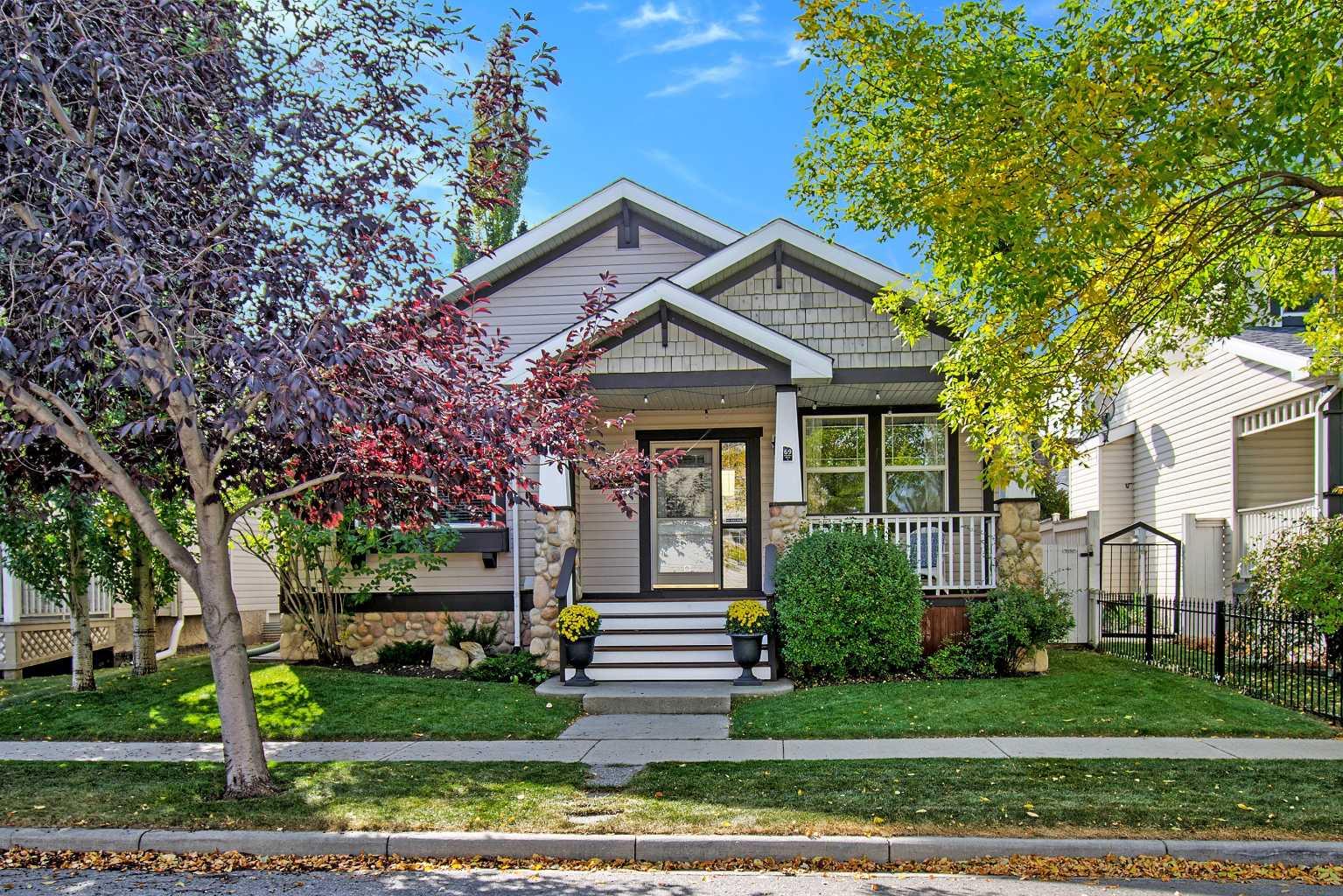 69 Inverness Grn SE, Calgary, AB T2Z 2X9