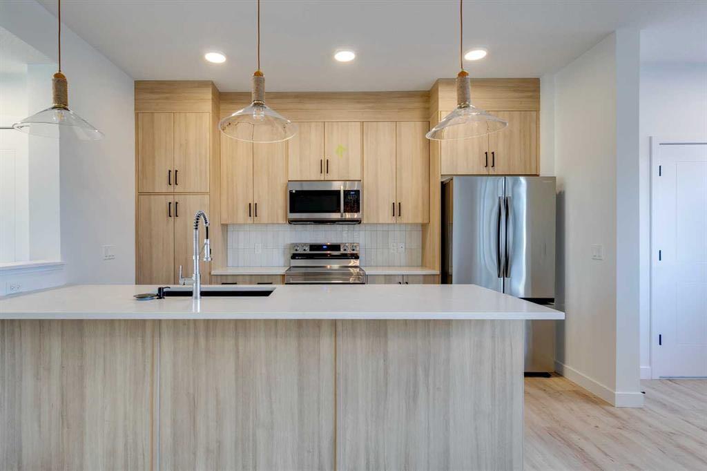 128 Cobblestone Gate SW, Airdrie, AB T4B 5J9