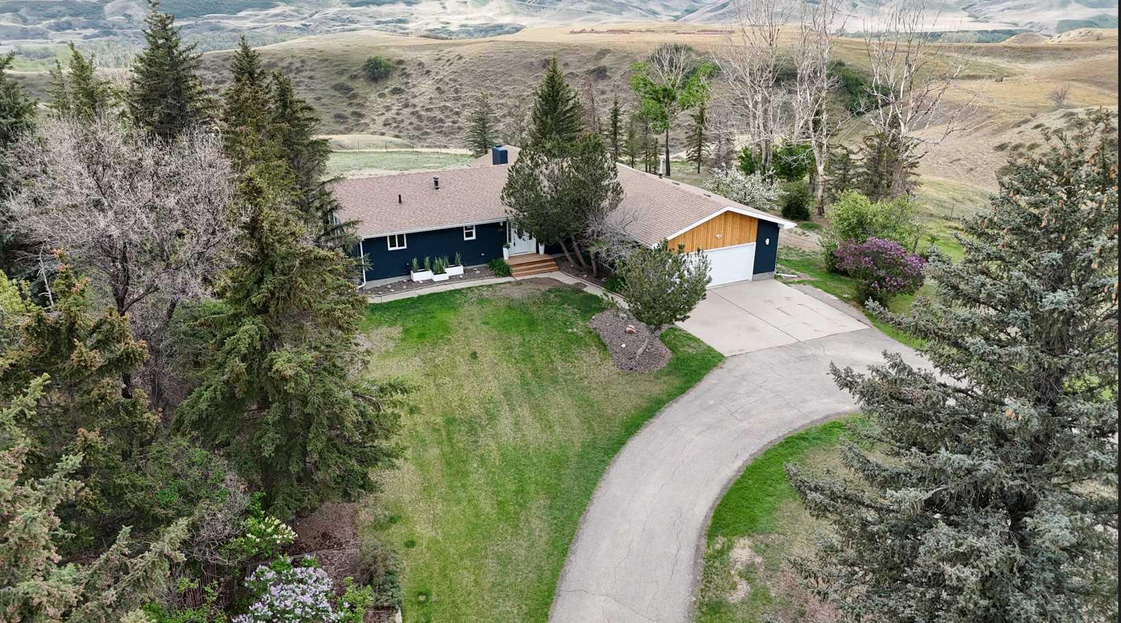 10 Sunset Cres W, Rural Lethbridge County, AB T1J 5S1