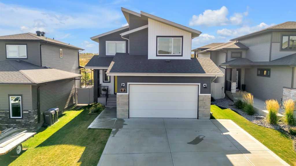 7 Vanveller Way, Sylvan Lake, AB T4S 0M4