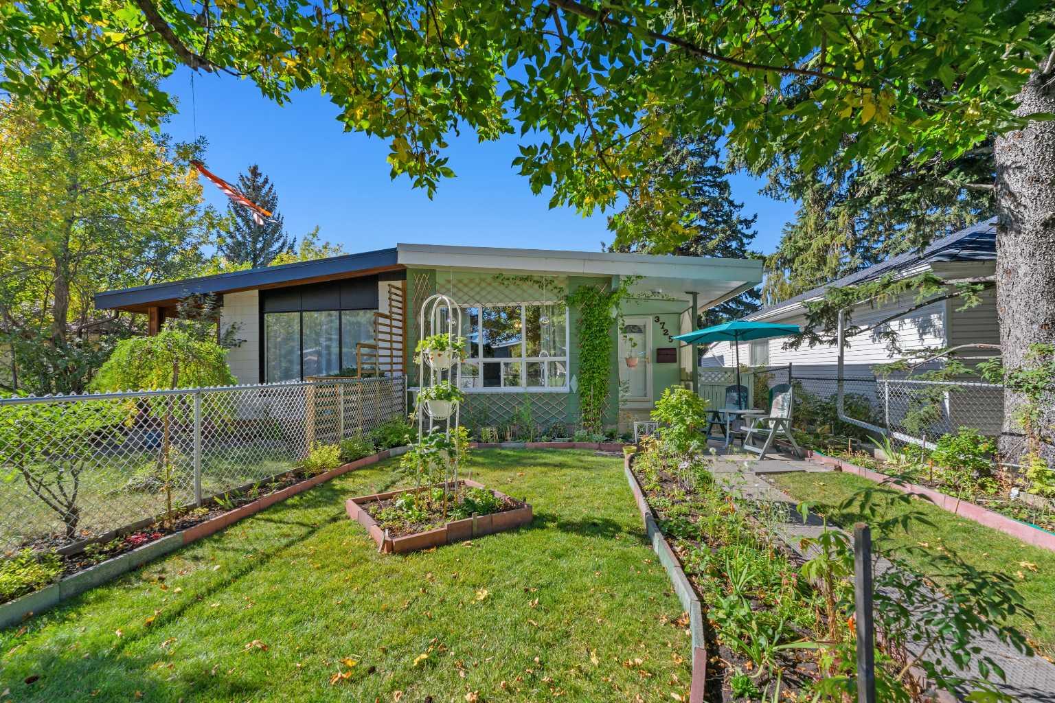 41 Street Sw Unit 3725, Calgary, AB T3E 3L6
