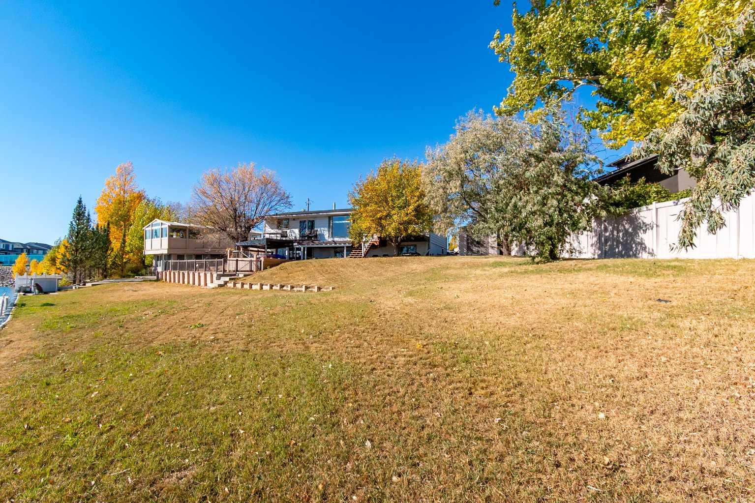 1044 W Chestermere Dr, Chestermere, AB T1X 1B7
