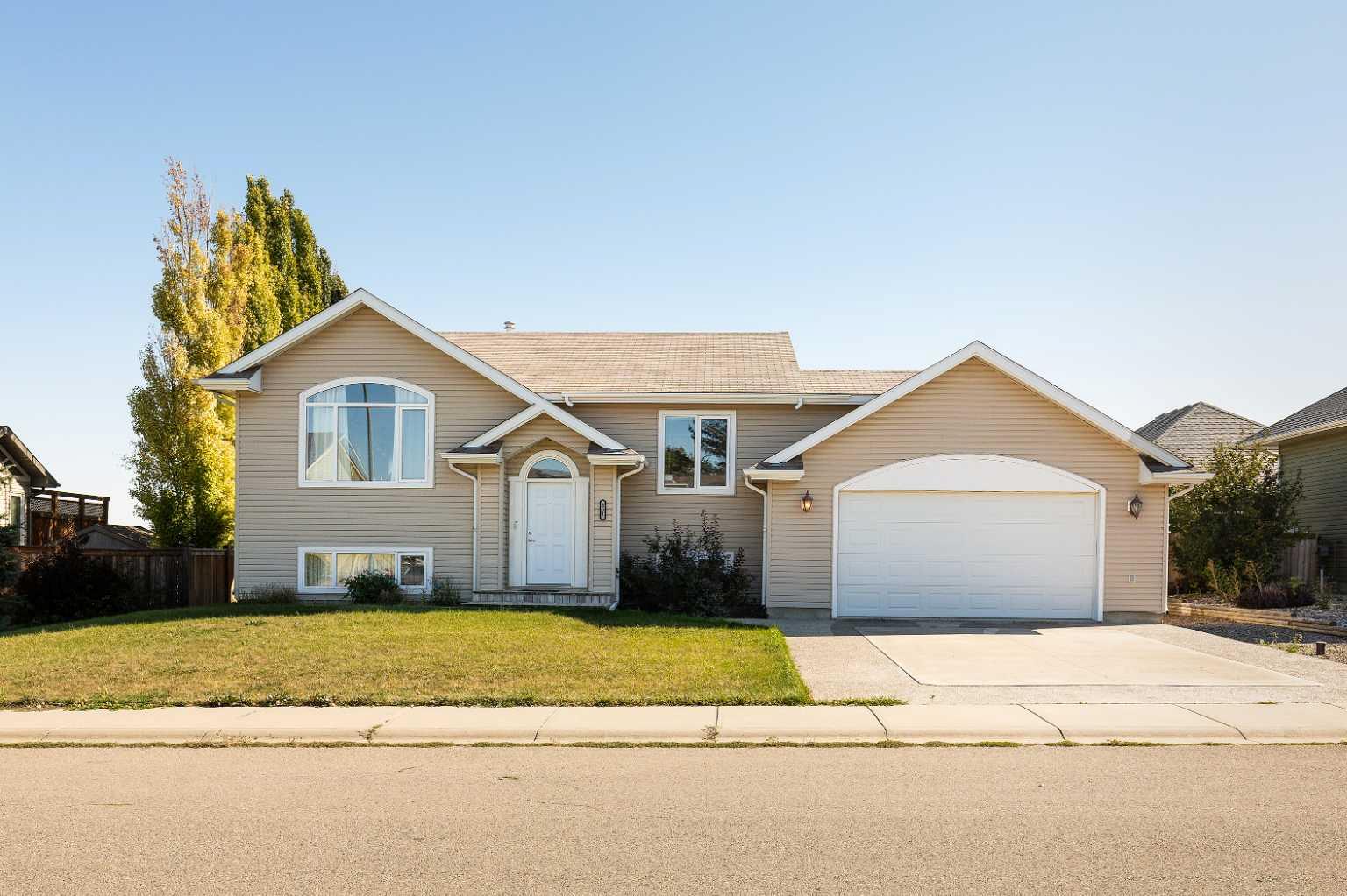 801 Centennial Ave, Nobleford, AB T0K 1S0