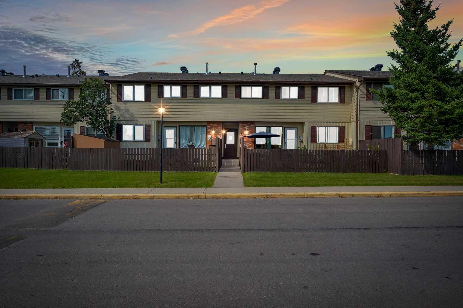 175 Manora Place Ne Unit 61, Calgary, AB T2A 5P7