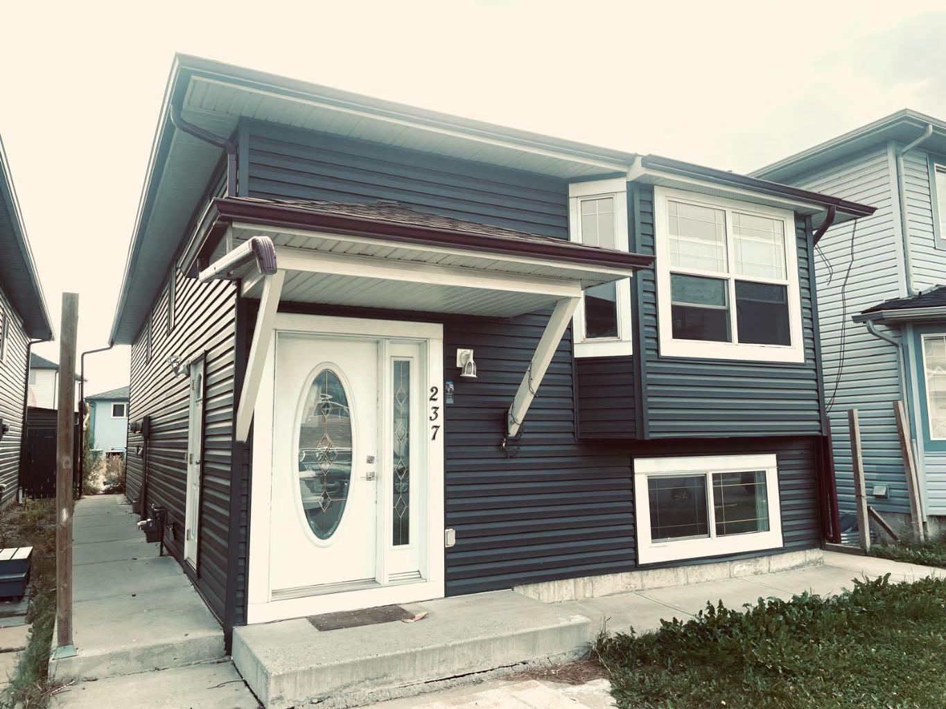 237 Tarawood Close NE, Calgary, AB T3J 4Y9