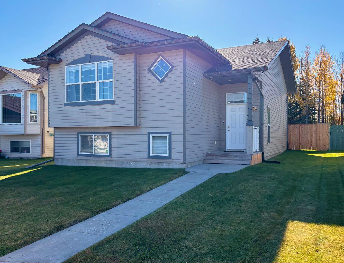 43 Avenue Close Unit 6009, Rocky Mountain House, AB T4T 1W3