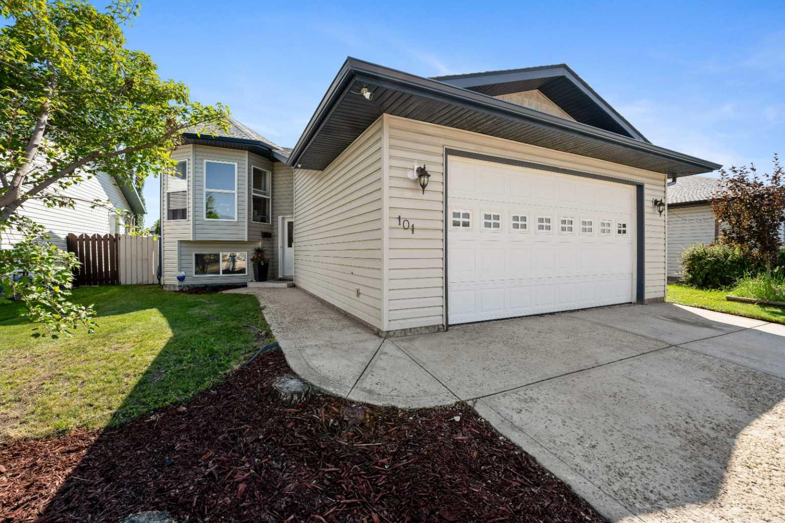 101 Laurel Close, Blackfalds, AB T0M 0J0