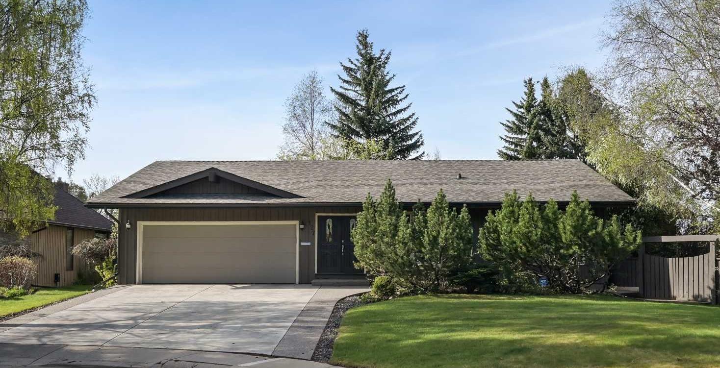 127 Varsity Estates Grv NW, Calgary, AB T3B 4C8