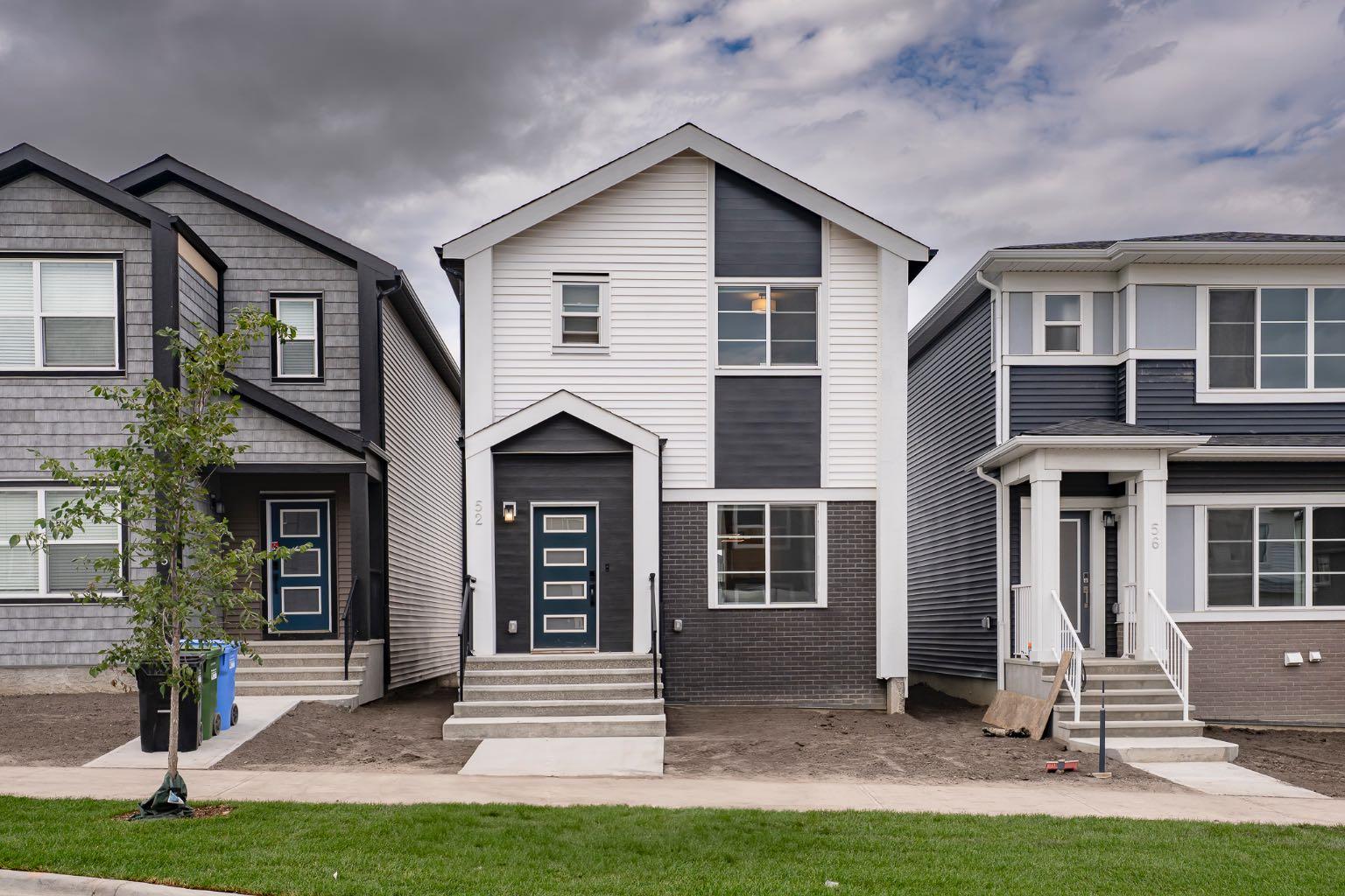 52 Lewiston Dr NE, Calgary, AB T3P 2J5