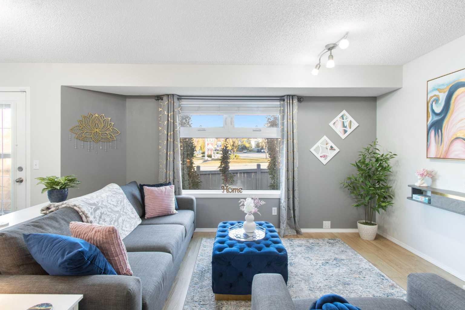206 Mt Aberdeen Mnr SE, Calgary, AB T2Z 3N8