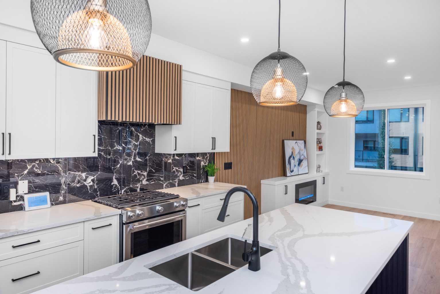 2402 Westmount Rd NW, Calgary, AB T2N 3N8