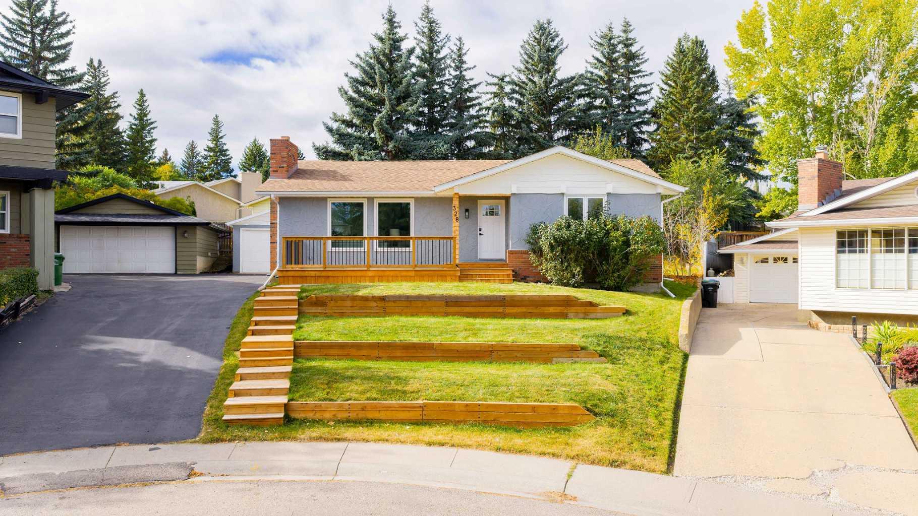 328 Cantrell Pl SW, Calgary, AB T2W 2A3