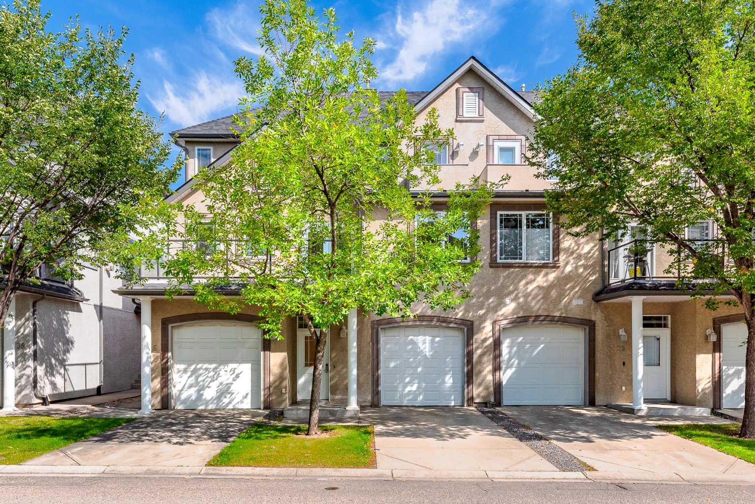 34 Simcoe Pl SW, Calgary, AB T3H 4T8