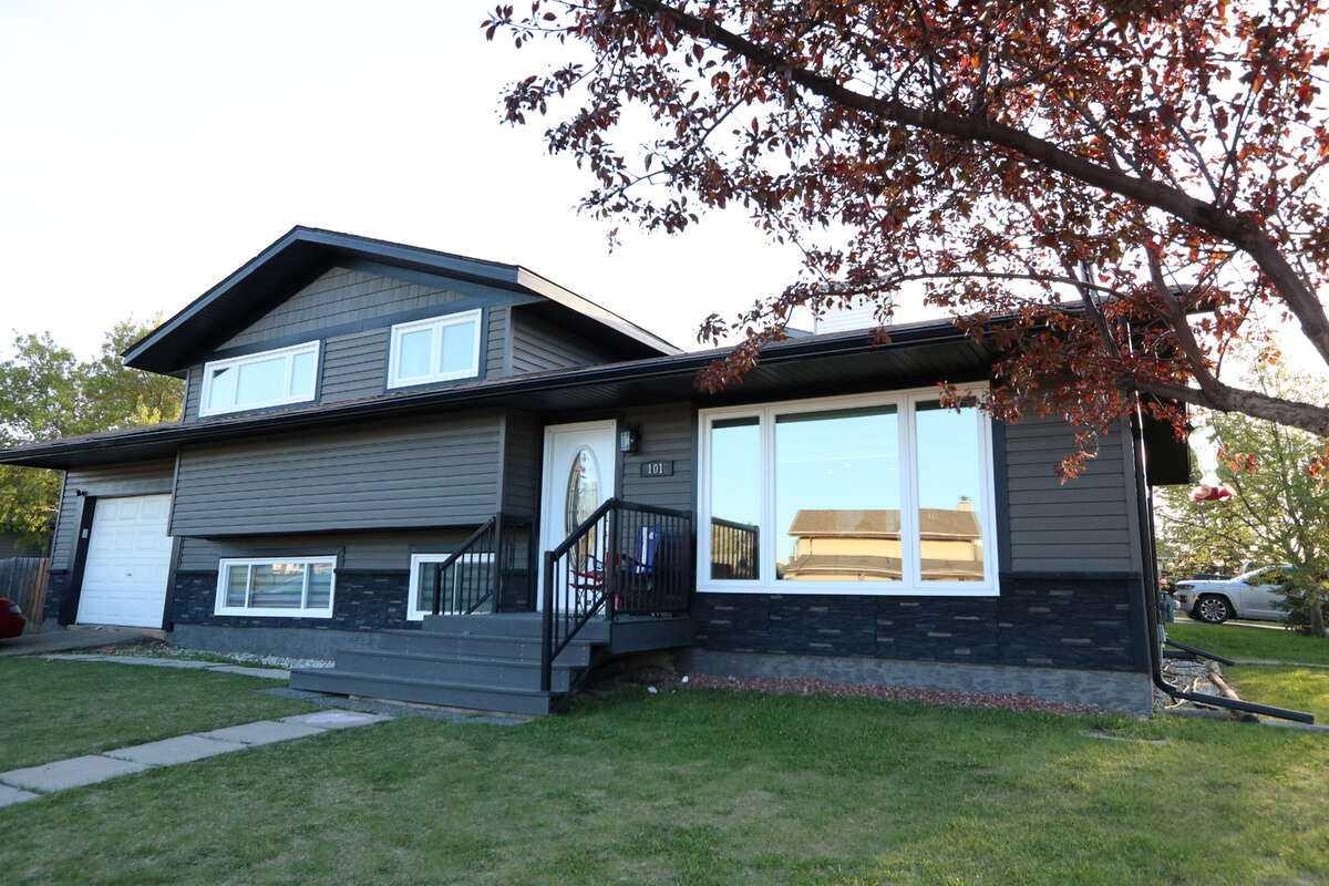 101 Deep Rd, Fort Mcmurray, AB T9K 1C9