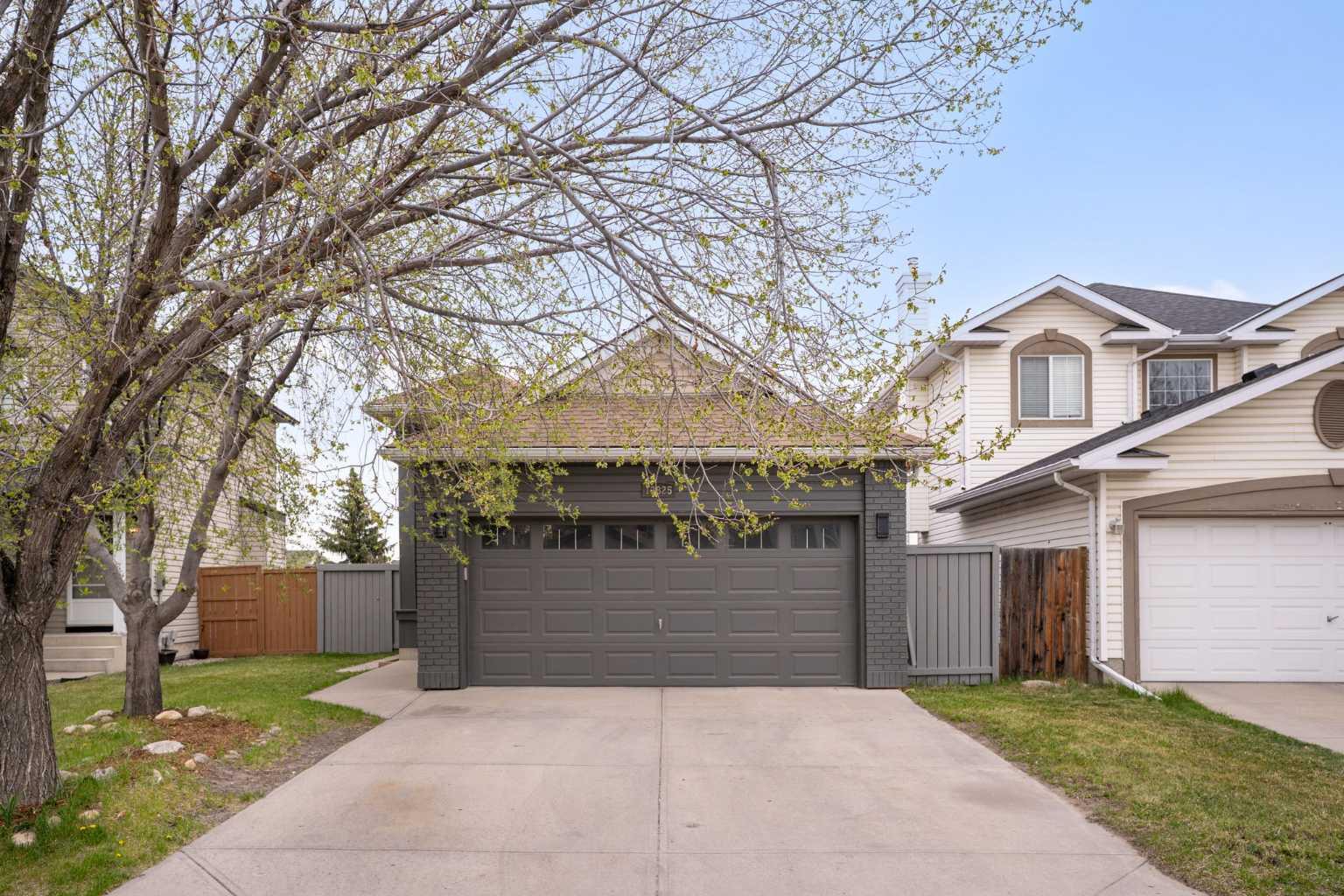 12825 Coventry Hills Way NE, Calgary, AB T3K 5E6
