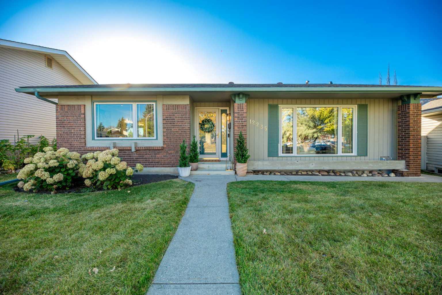 12235 Lake Fraser Way SE, Calgary, AB T2J 3T2