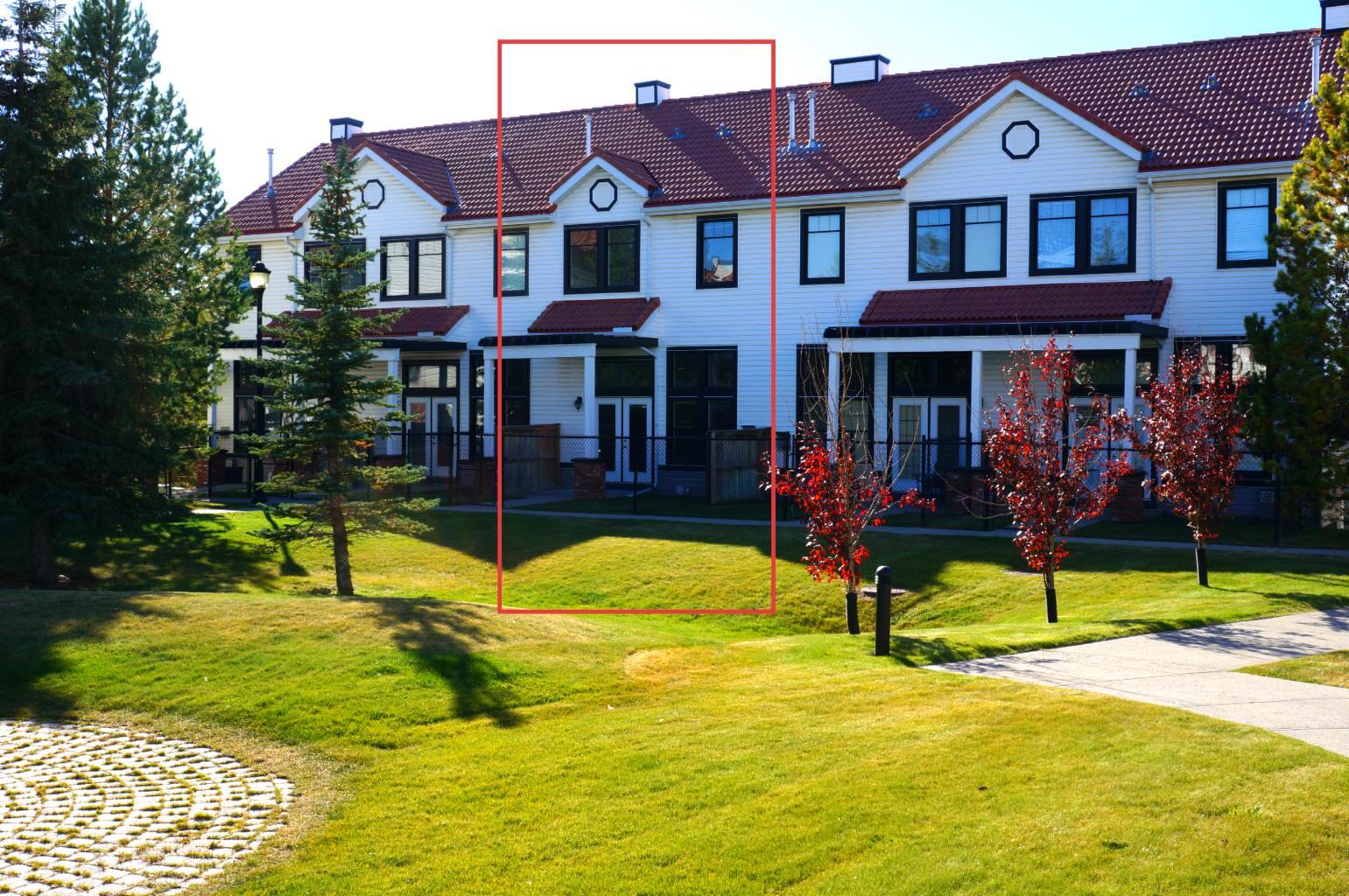 44 Royal Oak Ln NW, Calgary, AB T3G 6B4