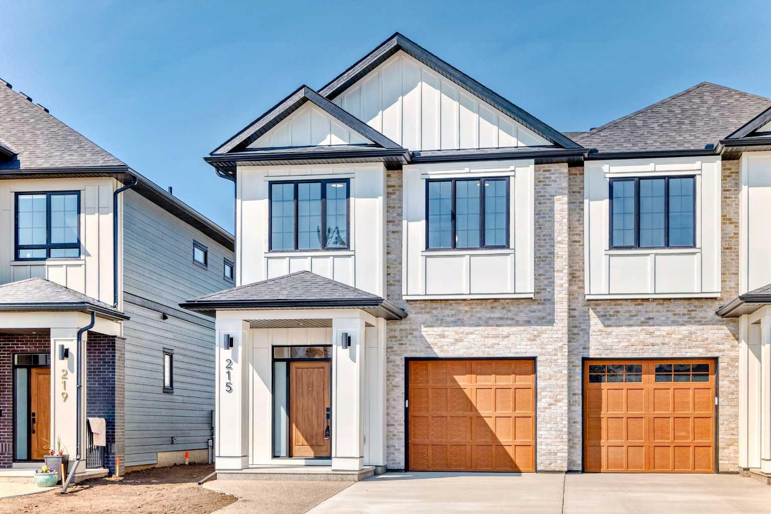 215 Greenwich Dr NW, Calgary, AB T3B 6N9