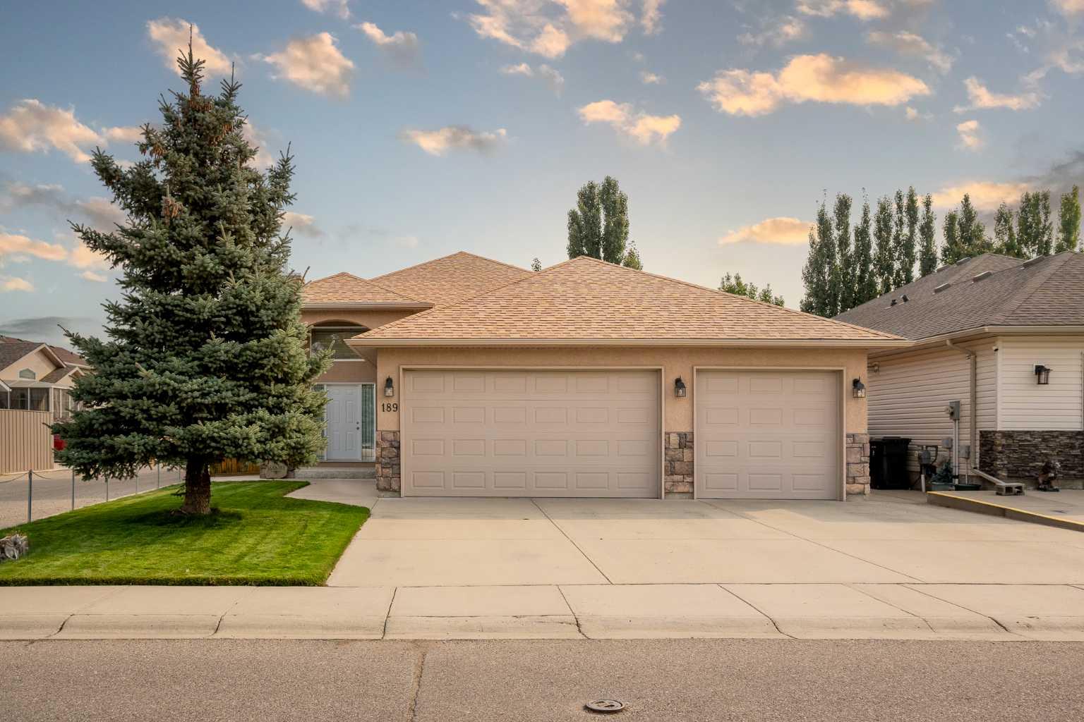 189 Grizzly Ter N, Lethbridge, AB T1H 6V3