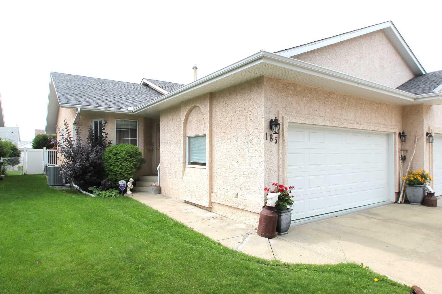 185 Allan St, Red Deer, AB T4R 2N5