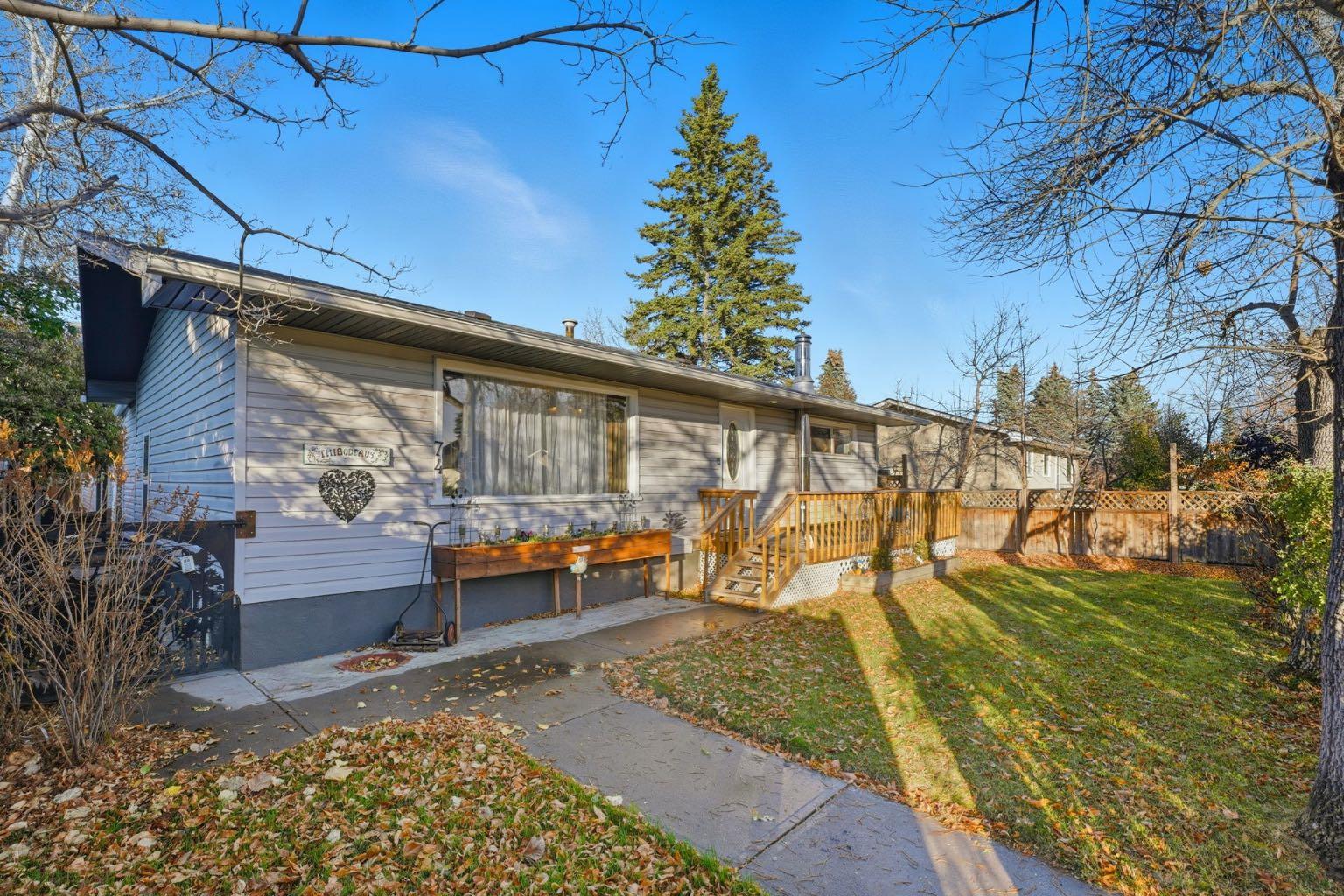 74 Mcrae St E, Okotoks, AB T1S 1J6
